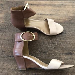 Nine West low wedge with buckle
